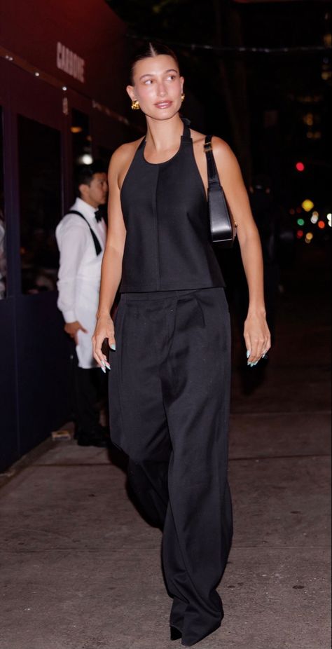 Hailey Bieber Evening Style, Hailey Bieber Clothes, Hailey Bieber Dinner Outfit, Hailey Bieber Trousers, Hailey Bieber Capsule Wardrobe, Hailey Bieber Body Shape, Celeb Street Style 2024, Hailey Bieber Black Blazer, Hailey Bieber Going Out Style