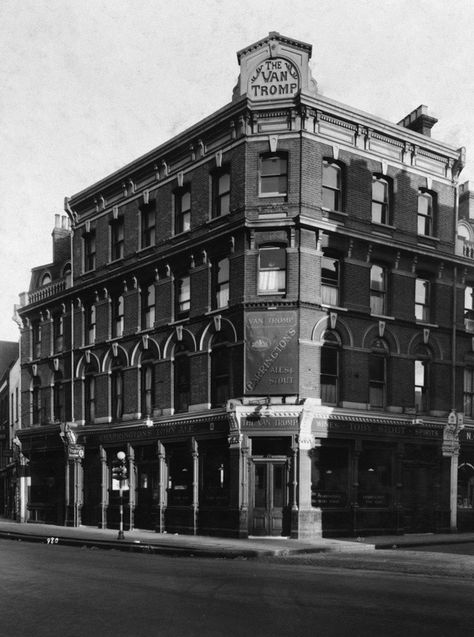 Van Tromp Green Corner, London History, Bethnal Green, Pub Crawl, Brick Lane, Good Dates, Old London, White Horses, London Photos