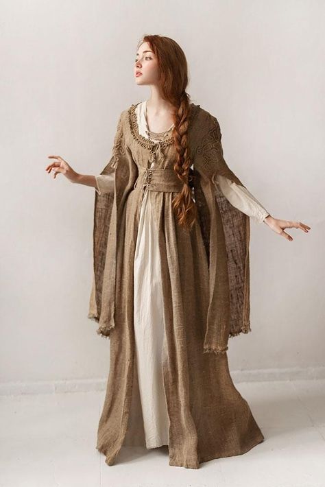 Medieval Outfit, Pagan Clothing, Medieval Woman, Fair Outfits, Oc Inspiration, Delicious Snacks, Medieval Costume, Fantasy Gowns, Medieval Dress