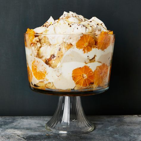 Yotam Ottolenghi’s Chestnut and clementine trifle with Aleppo chilli and orange blossom Yotam Ottolenghi Recipes, French Apple Tart, Ottolenghi Recipes, Toffee Sauce, Trifle Desserts, Trifle Recipe, Yotam Ottolenghi, Dessert Dips, English Food