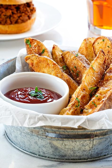 Deep Fried Potato Wedges, Jo Jos Potatoes, Fries Wedges, Baked Potato Wedges, Parmesan Potato Wedges, Crispy Potato Wedges, Crispy Baked Potatoes, Garlic Parmesan Potatoes, Potato Wedges Recipe