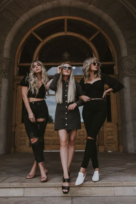 3 Sisters Photoshoot Poses, 3 Friends Photoshoot Poses, Poses For Trio, 3 Sister Photoshoot, Three Friends Photoshoot, 3 Friends Photoshoot, Trio Photoshoot Ideas, Paige Arminta, Trio Photoshoot