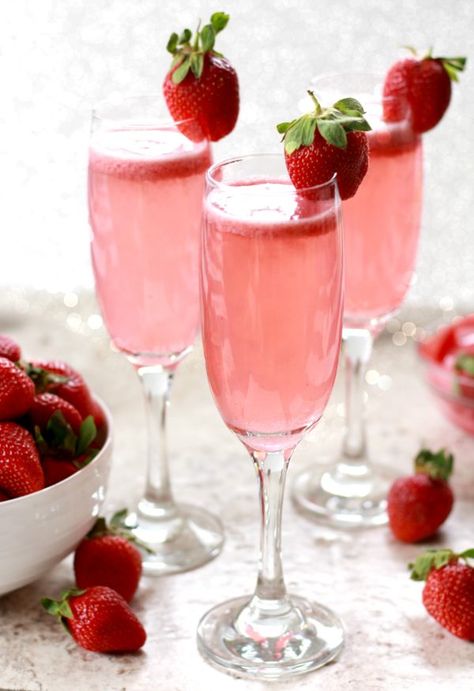 Champaign Cocktails, Sweet Martini, Champagne Photography, Romantic Cocktails, Valentine Cocktails, Raspberry Cocktail, Whipped Cream Vodka, Showers Ideas, Cocktail Appetizers