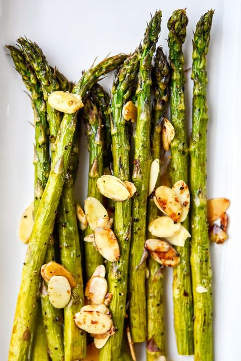 Air Fryer Balsamic Asparagus with Sliced Almonds_3 Balsamic Asparagus, Asparagus Balsamic, Asparagus Recipes Oven, Asparagus Recipes Baked, Rosemary Roasted Potatoes, Buffalo Cauliflower Bites, Veggie Fries, Air Fry Recipes, Balsamic Reduction