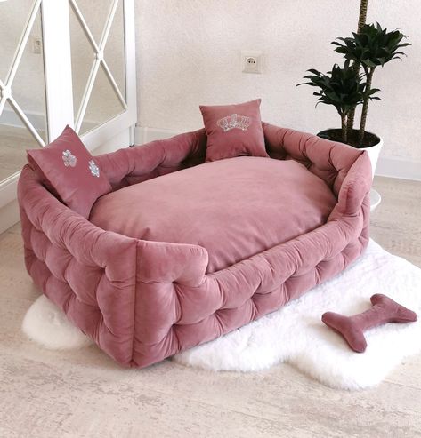 Luxury handmade pet beds! ❤️  *Premium class fabric furniture velour "anti-claw" 🐾 *Hypoallergenic holofiber filler ✨ *The pillow has a pillowcase that can be removed 👌🏻 *Easy to clean 🫧 *Wonderful addition to your interior💫 🎁Two mini pillows, toy bone and fish are a gift!    - Rhinestones (crown and paws) are free with or without them your choice!    - On one of the small pillows you can add your pet's name  also for free! 🙌🏻 Cleaning: 🫧 *The pillowcase with a zipper, easy to wash and Velvet Dog Bed, Big Dog Beds, Extra Large Dog Bed, Cute Dog Beds, Custom Dog Beds, Large Dog Bed, Puppy Room, Walpapers Cute, Bed Luxury