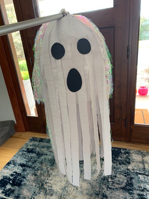 DIY Ghost pinata for Halloween Diy Halloween Pinata, Ghost Pinata, Piñata Halloween, Ghost Tutorial, Halloween Pinata, Pinata Diy, Diy Ghost, Ghost Diy, Diy Pinata