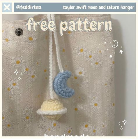 Free Pattern Moon and Saturn Hanger I found this super cute moon and saturn hanger by @teddirissa (IG). I hope you like this pattern. Thanks and follow for ! #foryou #handmade #crochethanger #inspo #crochetersoftiktok Small Moon Crochet Pattern, Crochet Saturn Free Pattern, Moon And Saturn Crochet, Saturn Crochet Pattern, Moon Pattern Crochet, Crochet Patterns Taylor Swift, How To Crochet A Moon, Moon Crochet Pattern Free, Taylor Swift Crochet Keychain