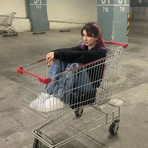 Shopping Cart Photoshoot, Camera Poses, Shopping Aesthetic, Photoshoot Inspo, Insta Photo Ideas, Photoshoot Poses, Pose Reference, Girls Night, Shopping Cart