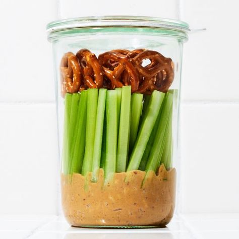 #SnackTime Visit Refinery29 for 6 amazing snacks in a jar, that’ll basically become your new obsession! #RP #HealthyEating 😋 Snacks In A Jar, Jar Snacks, Mason Jar Snacks, Mason Jar Lunch, Celery Sticks, Weight Watchers Snacks, Snacks Ideas, Mason Jar Meals, Mason Jar Salad