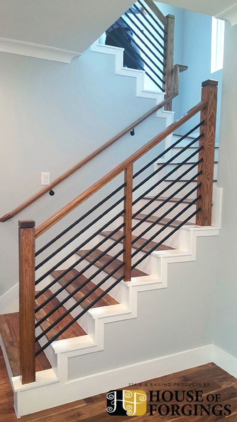 Horizontal Handrail, Horizontal Railing, Handrail Stairs, Stair Railing Makeover, Metal Handrail, Diy Staircase Makeover, Interior Stair Railing, Modern Stair Railing, Metal Railing