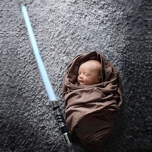 Baby Star Wars Jedi Baby Jedi, Nerd Baby, Star Wars Nursery, Geek Baby, Foto Newborn, Maternity Pics, Foto Baby, Star Wars Baby, Newborn Photoshoot