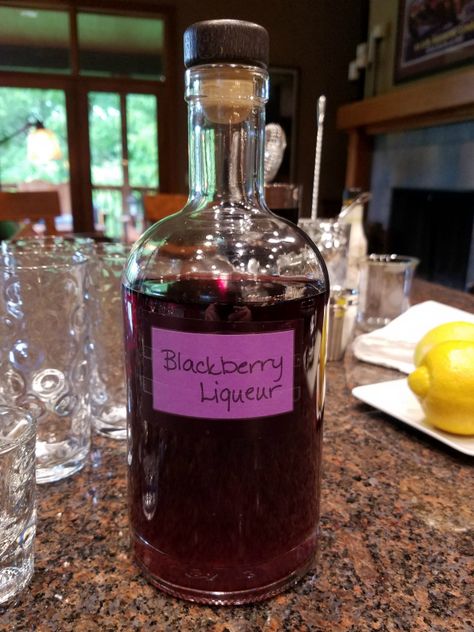 Blackberry Liqueur Recipes Vodka, Blackberry Infused Vodka, Blackberry Wine Recipe, Blackberry Liqueur Recipes, Homemade Liqueur, Homemade Extracts, Homemade Liqueur Recipes, Brandy Recipe, Liqueur Recipes