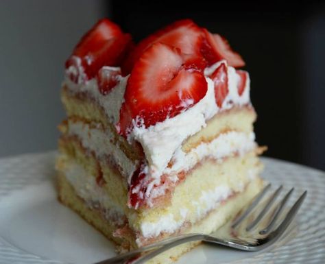 Strawberry Cassata Cake, Cake In A Jar Recipe, Cassata Cake Recipe, Cassata Cake, Strawberry Shortcake Recipe, Yes And Yes, Cake Strawberry, Shortcake Recipe, Strawberry Dessert