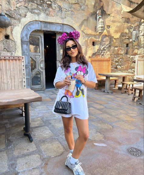 Disneyworld Outfit Women, Disney World Aesthetic Outfits, Cute Disney Fits, Disney Outfits Summer, Disney World Outfits Summer, Disneyworld Outfit, Wear To Disney World, Disney Ootd, Disney Park Outfit