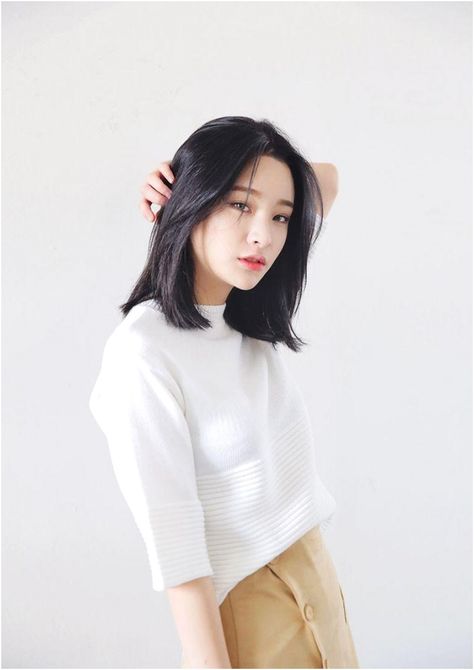 20 Photo Of Korean Hairstyles For Medium Hair Korean Medium Hair, Medium Short Haircuts, Short Black Hair, Long Bobs, Korean Haircut, Korean Short Hair, Asian Short Hair, Haircut Inspiration, Shot Hair Styles