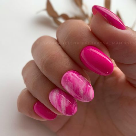 Barbie Short Nails Design Ideas, Trendy Bright Nails, Light Pink Nails Short Art Designs, Bright Pink Marble Nails, Neon Pink Marble Nails, Pink Glitter Summer Nails, Pink Barbie Nail Ideas, Pink Barbie Nails Short, Bubblegum Pink Nails Design