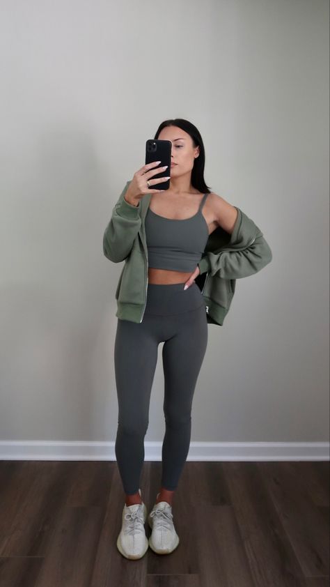 yeezy 350 light | workout inspo #ad Yeezy Gym Outfit, Yeezy Aesthetic Outfits, White Yeezy Outfit Women, Yeezy Sneakers Outfit Women, Women Yeezy Outfit, Yeezy Outfit Women 350 Boost, Yeezy 350 Outfit Women, Workout Women Outfits, Yeezy Boost 350 Outfit Women