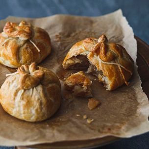 Fantastic recipe. Drizzle caramel over the top at the end and eat with french vanilla ice cream - to die for. Dutch Apple Dumplings, Pennsylvania Dutch Recipes, Apple Dumpling Recipe, Apple Dumpling, Dutch Apple, Apple Dumplings, Thanksgiving Treats, Amish Recipes, Half Baked