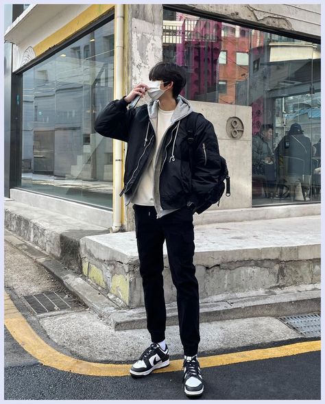 Asian Street Style Men Korean Fashion, Street Fashion Korea, Korean Street Fashion Mens, Bf Outfits, Boyfriend Outfits, Winter Outfits Men Streetwear, Korean Men Fashion, Sporty Outfits Men, Korean Winter Outfits