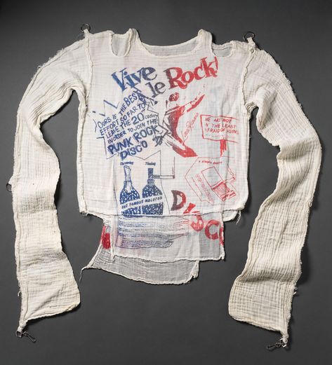 Vivienne Westwood | “Vive le Rock” T-shirt | British | The Met Vivienne Westwood Shirt, Vivienne Westwood Punk, Vivienne Westwood Fashion, Punk T Shirt, Fur Clothing, Rock T Shirts, Mode Inspo, Mode Inspiration, Dream Clothes