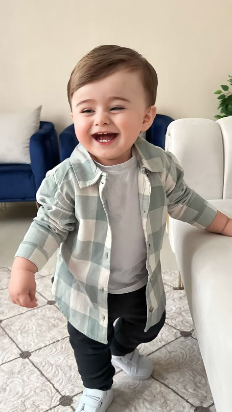 Baby wallpapers Boys Kids Outfit, Baby Boy Birthday Dress, Boy Kids Outfits, Baby Boy Fits, Baby Boy Wallpaper, Baby Fashion Boy, Paid Collaboration, Baby Boy Birthday Outfit, Boys Dresses