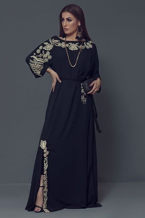 Unique beautiful dress Kaftan Outfit, Black Kaftan, Kaftan Designs, Velvet Dress Designs, Mode Abaya, Beautiful Dress Designs, فستان سهرة, Indian Designer Outfits, Stylish Dress Designs