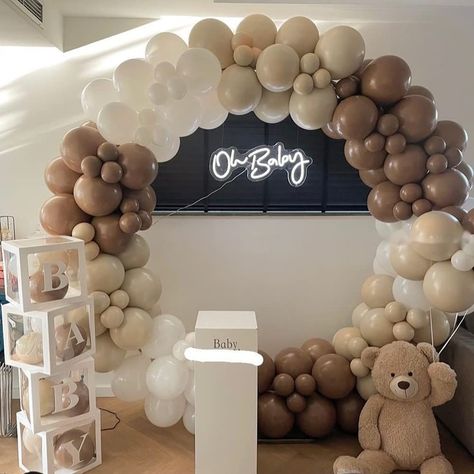 baby shower Coffee Wedding Theme, Birthday Party Decorations White, Brown Baby Shower Ideas, Party Decorations White, Balloon Boxes, Cream Birthday Party, Decoration Buffet, Baby Shower Deco, White Baby Showers