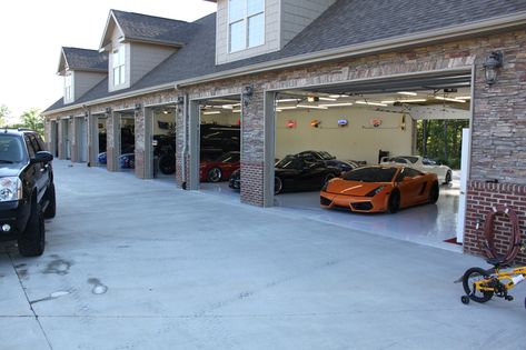 The best of the best ultimate dream car garages showcasing millionaire car collections. Garage Designs, Cool Garages, Ultimate Garage, Luxury Garage, Modern Garage, Dream Car Garage, Garage Shop, Garage Design, Man Cave Garage