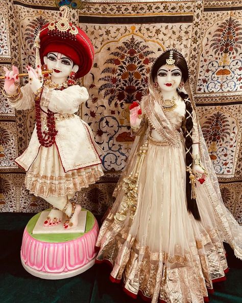 Deity Clothes, God Clothes, Garba Dress, Laddu Gopal Dresses, Shree Krishna Wallpapers, Long Gown Design, Wedding Dress Outfit, Little Krishna, Lord Krishna Hd Wallpaper