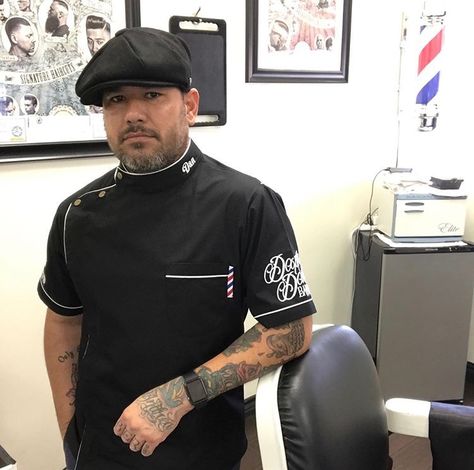 Barber Shop Names, Barber Clothing, Chef Dress, Barber Tips, Salon Uniform, Barber Man, Spa Uniform, Barber Accessories, Barber Clippers