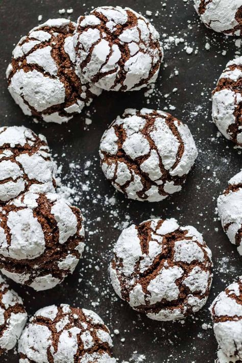 Chocolate Crinkle Cookies are like a cross between the gooiest brownie you have ever had and a crispy chocolate chip cookie Coco Cookies, Chocolate Crackle Cookies, Chocolate Crinkle Cookies Recipe, Crackle Cookies, Crispy Chocolate Chip Cookies, Chocolate Crackles, Crinkle Cookies Recipe, Chocolate Crinkle, Cookie Cookbook