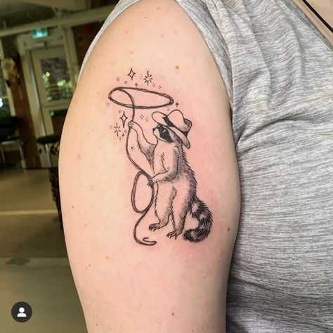 Tatuaje Studio Ghibli, Raccoon Tattoo, Cowboy Tattoos, Traditional Tattoo Designs, Western Tattoos, Sick Tattoo, Minimalist Tattoos, Star Light, Aesthetic Tattoo