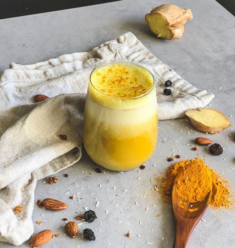 Golden Turmeric Oat Milk Latte – Cooking With Chow Turmeric Latte Golden Milk, Turmeric Golden Milk, Oat Milk Latte, Golden Milk Latte, Healthy Rice, Turmeric Latte, Ginger Turmeric, Curry Dishes, Golden Milk