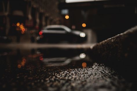 Water Reflection Photography, Red Traffic Light, Low Angle Shot, Reflection Photography, Object Photography, Low Angle, Water Reflections, Best Background Images, White Car