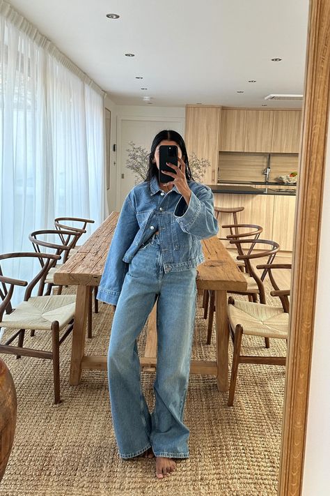 Jean Jacket And Jeans Outfit, Jeans And Denim Jacket Outfit, Denim Outfit Aesthetic, All Denim Outfits, Double Denim Outfit, Outfits Con Camisa, Double Denim Looks, Denim Party, Denim Jacket And Jeans