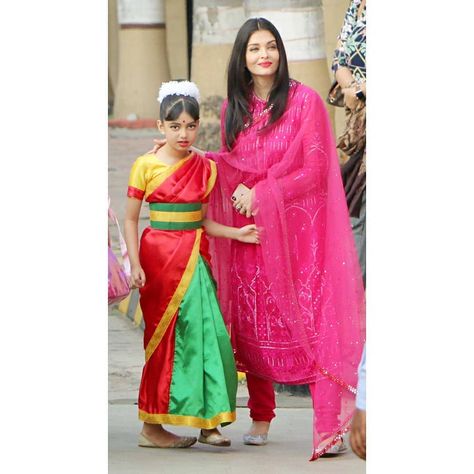 BollywoodReels shared a post on Instagram: “#aishwaryaraibachchan #aradhyabachchan” • Follow their account to see 4,082 posts. Aradhya Bachchan, Aaradhya Bachchan, School Function, Annual Day, Indian Suit, Picture Quote, Punjabi Dress, Dress Neck, Salwar Kamiz