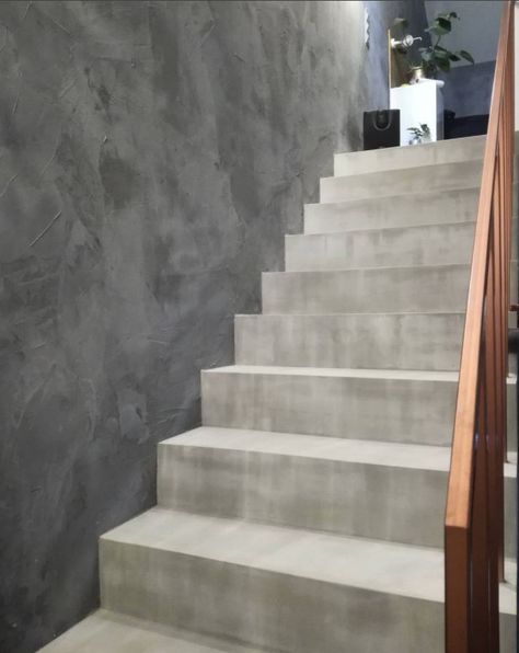 Concrete Steps Indoor, Cement Stairs Indoor, Concrete Stairs Indoor, U Shaped Stairs, Casa Rock, Stairs Indoor, Kitchen Stairs, Massage Room Decor, Gray Stairs