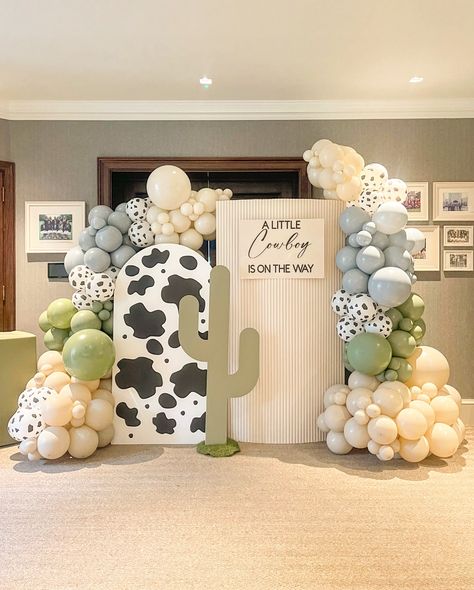 SOUTHAMPTON FLOWER WALLS & EVENTS - BALLOON & EVENT STYLIST | A little Cowboy is on the way🤠🌵 Venue - @wentworth_club #cowboy #cowboytheme #cowboybabyshower #londonevents #london… | Instagram Rodeo Balloons, Cowboy Birthday Party Decorations, Party Rental Ideas, Keep On Moving, Rodeo Birthday Parties, Rental Ideas, Wild West Party, Rodeo Party, Cowboy Baby Shower