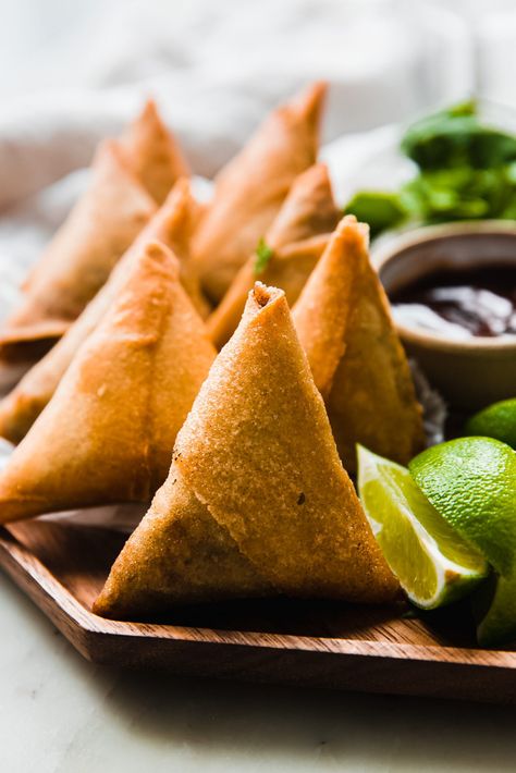 Top 12 Reader-Favorite Recipes 2022 - Little Spice Jar Samosa Filling Recipe, Beef Samosa Recipe, Meat Samosa, Crunchy Beef, Samosas Recipe, Samosa Filling, Beef Samosa, Crispy Beef, Samosa Recipe