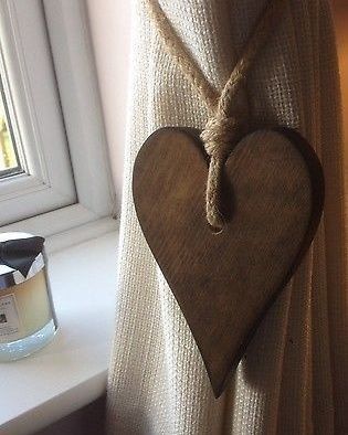 Rustic Curtain Tie Backs, Heart Curtain, Curtain Tie Backs Diy, Rideaux Shabby Chic, Shabby Chic Curtains, Rustic Curtains, Curtain Ties, Jute Rope, Curtain Tie Backs