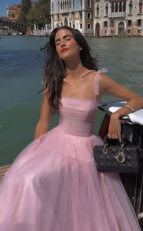 Pink Prom Dress Brunette, Baby Pink Dress Formal, Pink Birthday Dress Aesthetic, Birthday Outfit 17, Graduation Guest Dress, Tool Dresses, Pink Red Carpet Dress, Pink Princess Prom Dress, Pink Pearl Dress