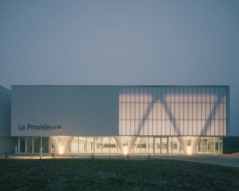 Gallery of La Providence High School / ALTA - 10 Building Entrance, Sport Hall, Natural Ventilation, Architecture Rendering, Facade Architecture, Facade Design, School Architecture, Architecture Fashion, Architectural Elements