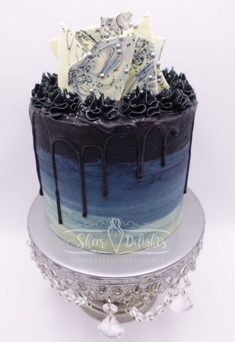 Black and Blue Ombre Drip Cake Blue And Black Cake, Ombre Drip Cake, Black Cake Ideas, Gold Baby Shower Cake, Wedding Cake Peonies, Birthday Drip Cake, Learn Cake Decorating, Sparkle Cake, Blue Birthday Cakes