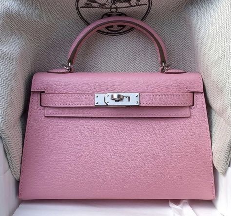 Hermes Birkin Mini, Luxury Bags Collection, Hermes Kelly Bag, Aesthetic Bags, Girly Bags, Kelly Bag, Fancy Bags, Luxury Purses, Bags Aesthetic