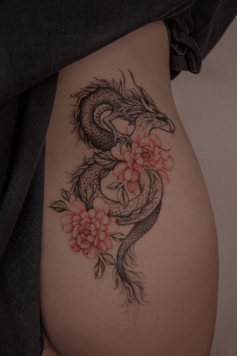 Flor Tattoo, Tattoo Mandala, Dragon Tattoos, Red Peonies, Dragon Tattoo, Flower Tattoos, Wallpaper Aesthetic, Tattoos For Women, Tattoo Artists