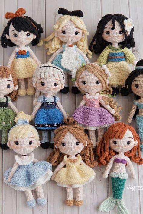 Disney Crochet Patterns, Crocheted Dolls, Amigurumi Minta, Crochet Doll Tutorial, Disney Princess Dolls, Cute Patterns, Crochet Disney, Prințese Disney, Crochet Dolls Free Patterns