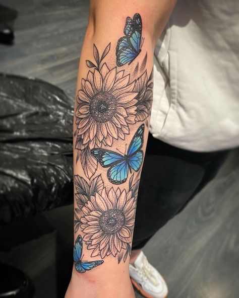 Benjamin Slangar | Tattooer on Instagram: “Cute sunflowers and butterflies done earlier this week 🌻 🦋 . . . . . #tattoo #tatuering #tatuointi #sunflowertattoo #butterflytattoo…” Michelle Tattoo, Half Sleeve Tattoo Upper Arm, Butterfly Sleeve Tattoo, Sunflower Tattoo Meaning, Butterfly With Flowers Tattoo, Sunflower Tattoo Sleeve, Arm Sleeve Tattoos For Women, Quarter Sleeve Tattoos, Butterfly Tattoos For Women