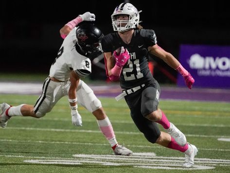 Here’s a recap of the 5A high school football games in Utah from Week 8 action from around the state. High School Football Games, Football Photography, Year Book, Team Effort, High School Football, Friday Night Lights, School Football, A Football, Oct 1