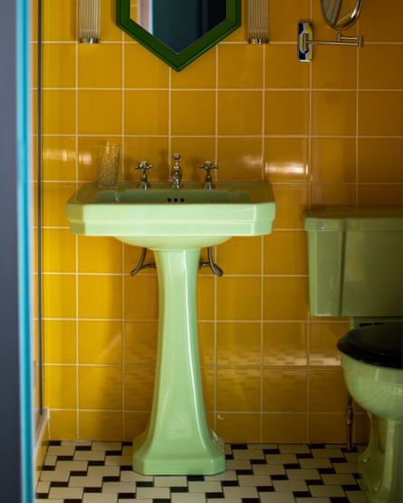 Vintage Green Sink Bathroom, Yellow Tiled Bathrooms Ideas, Yellow Bathroom Suite, Mustard And Green Bathroom, Bathroom 80s Style, Coloured Bathroom Suite, Avocado Bathroom Suite Makeover, Ochre Bathroom, Green And Yellow Bathroom