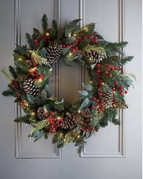 Christmas Door Wreaths Traditional, Red Christmas Door Decoration, Christmas Wreaths Red And Green, Xmas Door Wreaths, Christmas Wreaths Traditional, Red Berry Christmas Wreath, Christmas Decor Ideas Pine Cones, Christmas Pine Cone Wreath, Christmas Wreath Aesthetic